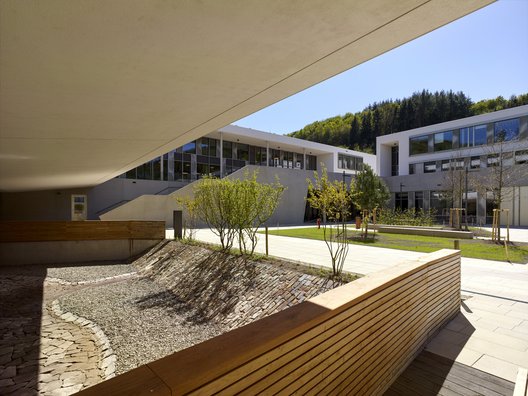 Lycée Edward Steichen à Clervaux Lycée Edward Steichen à Clervaux
